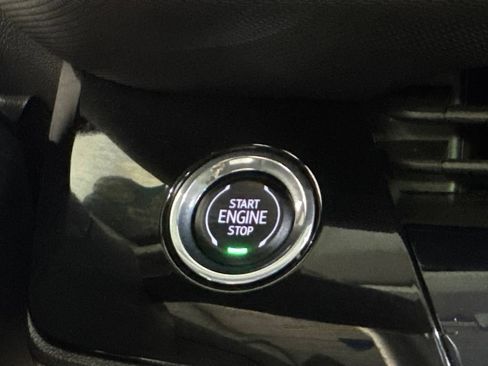 Certified 2025 Buick Envision Preferred AWD/4WD image 28