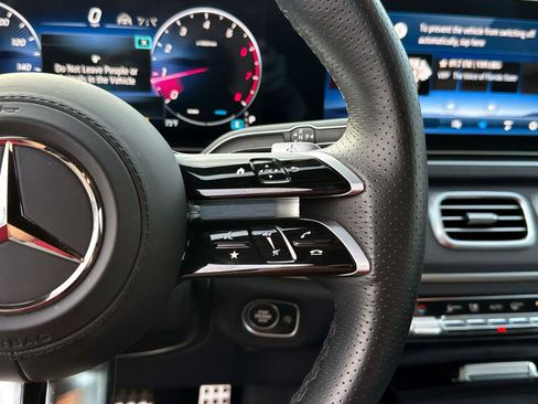 Certified 2025 Mercedes-Benz GLS 450 4MATIC image 27