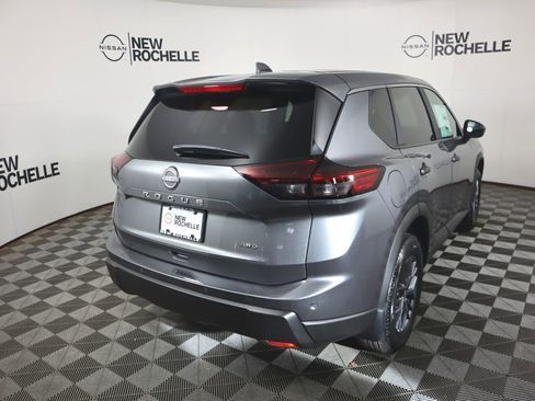 New 2026 Nissan Rogue S image 5