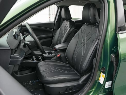 Certified 2025 Ford Mustang Mach-E Select RWD image 13