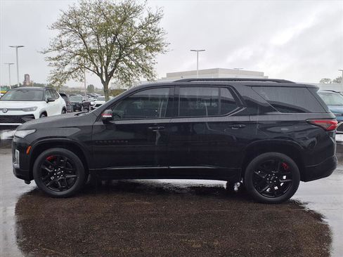 Used 2023 Chevrolet Traverse Premier w/ Redline Edition image 3