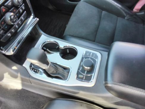 Used 2019 Jeep Grand Cherokee SRT image 18