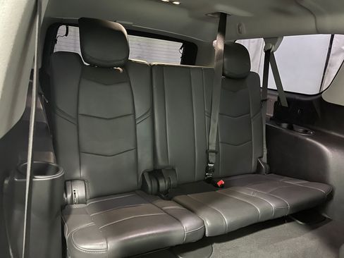 Used 2019 Cadillac Escalade ESV Premium Luxury AWD/4WD image 32