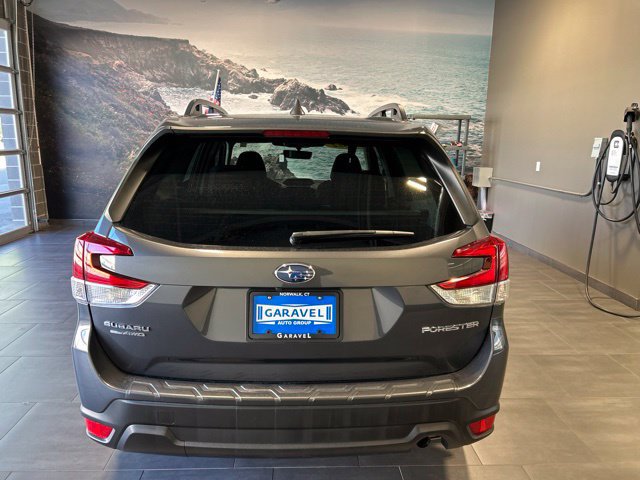 Used 2022 Subaru Forester Premium AWD/4WD image 39