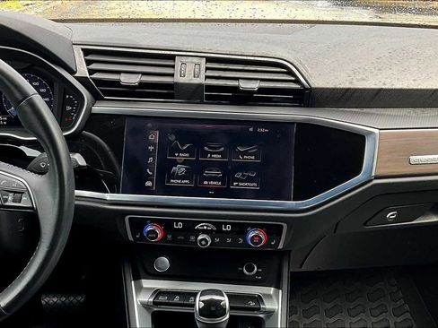 Used 2019 Audi Q3 2.0T Premium Plus image 6
