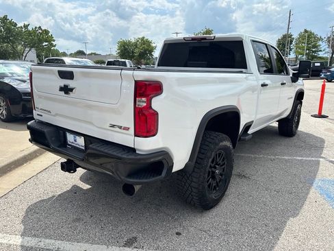 Used 2024 Chevrolet Silverado 2500 ZR2 w/ Technology Package AWD/4WD image 27