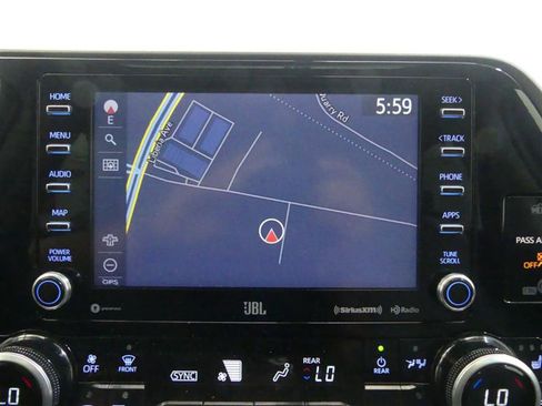 Used 2020 Toyota Highlander Limited AWD/4WD image 9