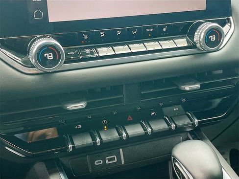 Used 2024 GMC Canyon Elevation w/ Convenience Package image 18