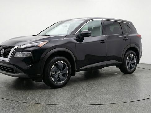 Used 2025 Nissan Rogue SV FWD image 3