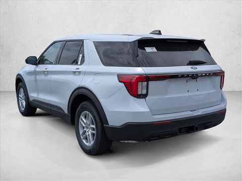 New 2026 Ford Explorer Active RWD image 8