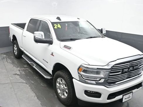 Used 2024 RAM 2500 Laramie AWD/4WD image 25