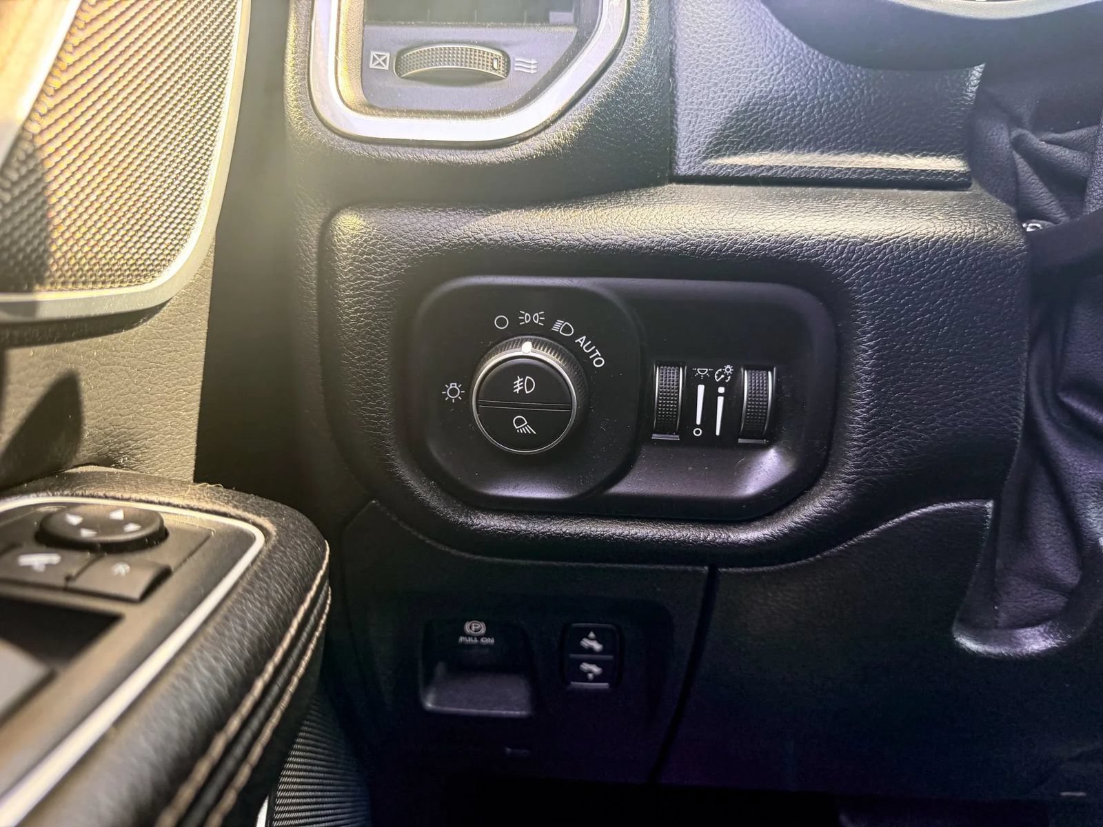 Used 2021 RAM 1500 Laramie AWD/4WD image 43
