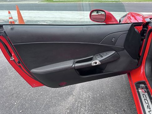 Used 2013 Chevrolet Corvette Z06 RWD image 15