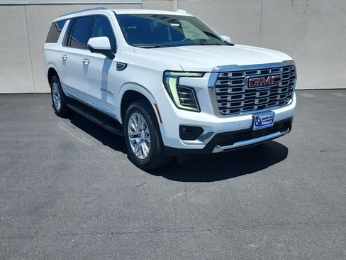 Used 2025 GMC Yukon XL Denali AWD/4WD image 2