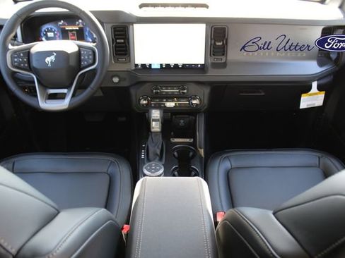 New 2025 Ford Bronco Badlands image 12