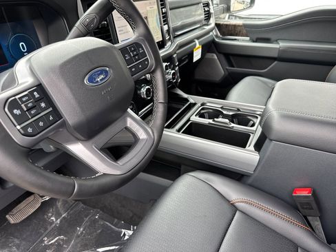 New 2026 Ford F250 Lariat w/ Black Appearance Package image 9