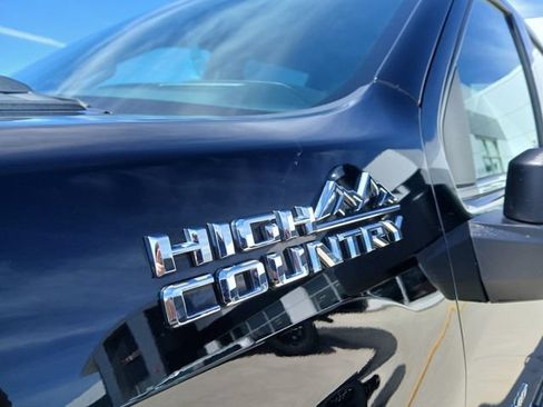 Used 2021 Chevrolet Silverado 2500 High Country w/ Technology Package AWD/4WD image 10