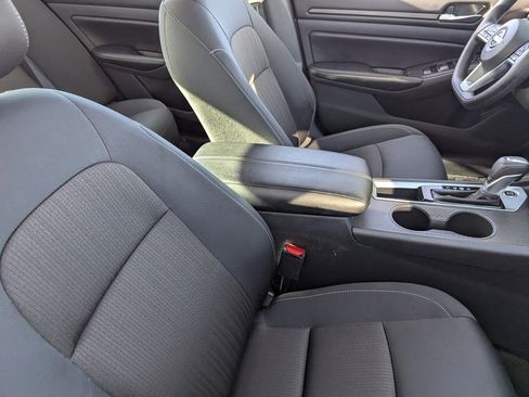 Certified 2025 Nissan Altima 2.5 SV image 10