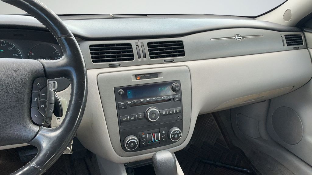 Used 2008 Chevrolet Impala LT w/ Luxury Edition Package FWD image 8