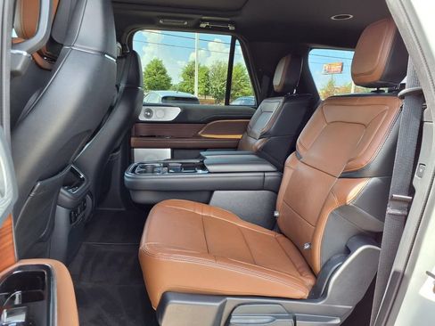 Used 2023 Lincoln Navigator L Reserve AWD/4WD image 25