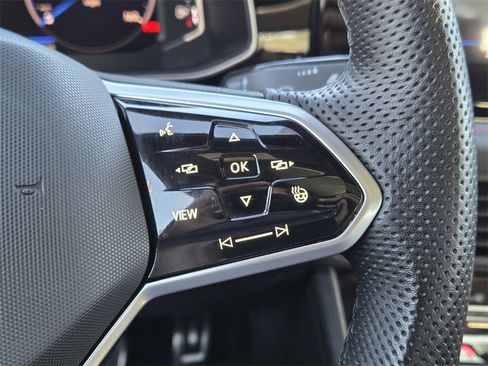 Used 2025 Volkswagen Jetta GLI Autobahn image 29