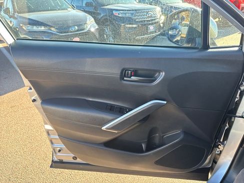 Used 2024 Toyota Corolla Cross LE image 32