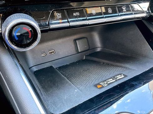 Used 2024 Chevrolet Traverse RS w/ LPO, Floor Liner Package image 32