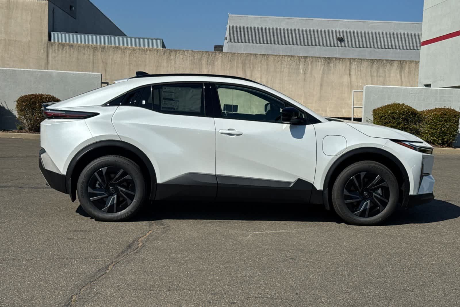 Used 2026 Toyota C-HR AWD/4WD image 8