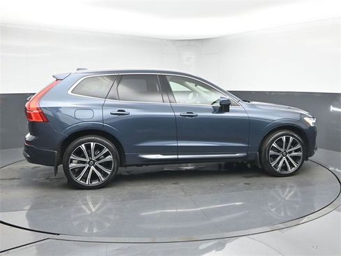 Used 2023 Volvo XC60 B5 Ultimate w/ Climate Package image 8