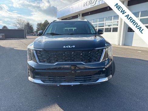 Used 2024 Kia Sorento S image 2