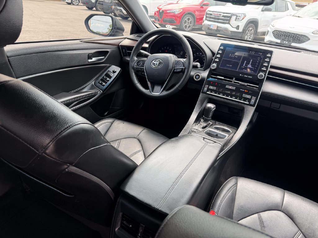 Used 2022 Toyota Avalon XLE FWD image 16