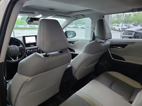 Certified 2025 Toyota RAV4 XLE Premium image 27