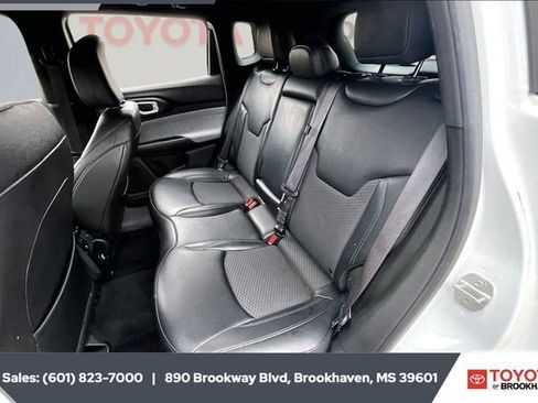 Used 2024 Jeep Compass Latitude image 19