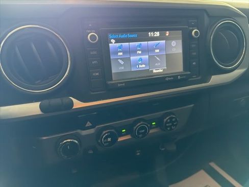 Used 2017 Toyota Tacoma SR5 image 19
