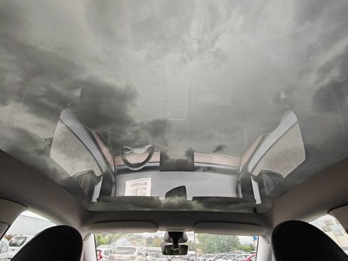 Used 2025 Tesla Model Y Long Range AWD/4WD image 49