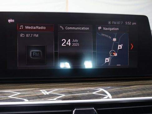 Used 2019 BMW 530i xDrive image 24