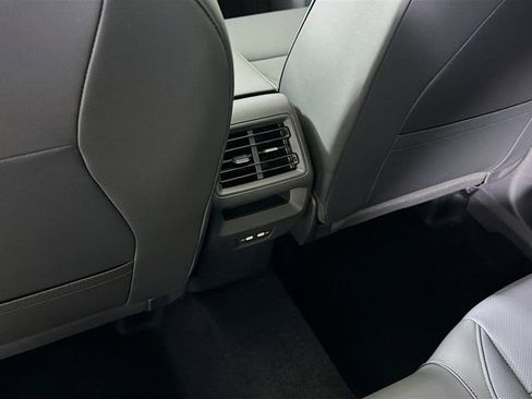 New 2026 Volkswagen Tiguan SE R-Line image 25