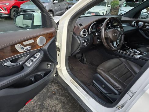 Used 2017 Mercedes-Benz GLC 300 4MATIC image 19