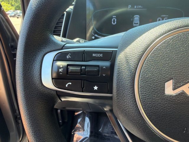 Used 2025 Kia Sportage LX AWD/4WD image 26