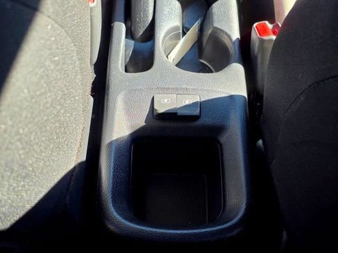 Used 2021 Nissan Versa SV FWD image 24