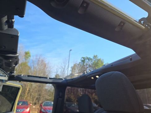 Used 2025 Jeep Wrangler Sport image 40