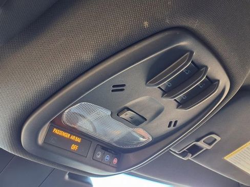 Used 2024 Chevrolet Trax RS w/ Sunroof Package image 15