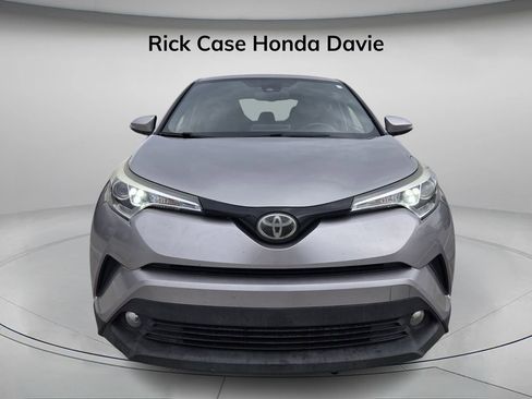 Used 2018 Toyota C-HR XLE image 5