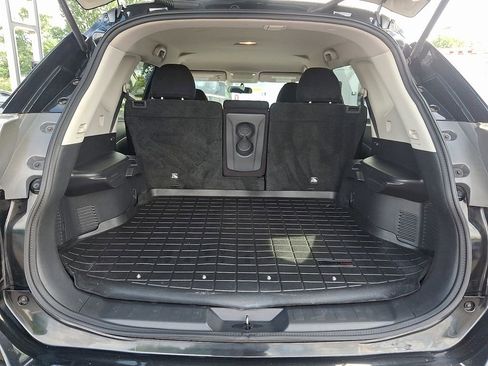 Used 2016 Nissan Rogue SV image 28