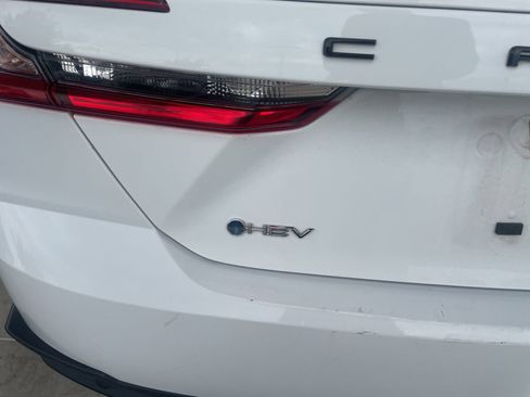 Used 2025 Toyota Camry SE image 11