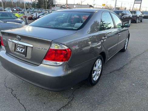 Used 2005 Toyota Camry XLE FWD image 6