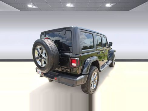 Used 2019 Jeep Wrangler Unlimited Sahara AWD/4WD image 9