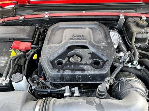 Used 2025 Jeep Wrangler Unlimited Rubicon AWD/4WD image 31