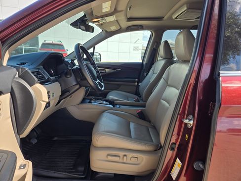 Used 2019 Honda Pilot Touring image 9
