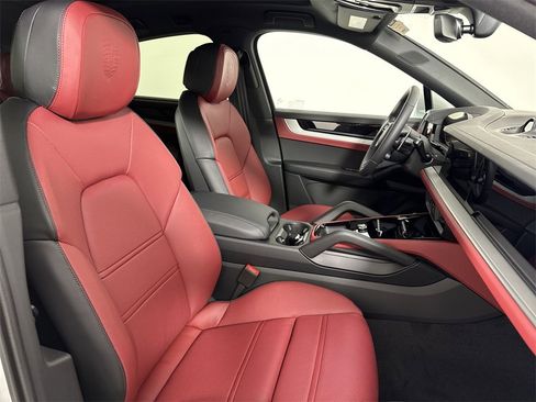 New 2026 Porsche Cayenne S image 24